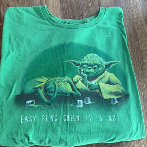 MENS EASY BEING GREEN IT IS NOT CARTOON MASHUP QUALITY SHIRT SIZE 2XL like new
